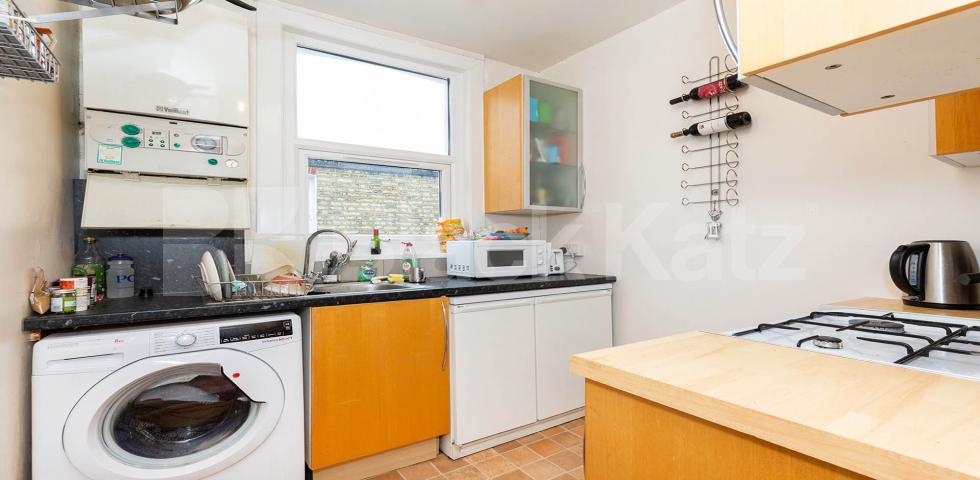 			2 Bedroom, 1 bath, 1 reception Flat			 Falkland Road, HARINGEY LADDER